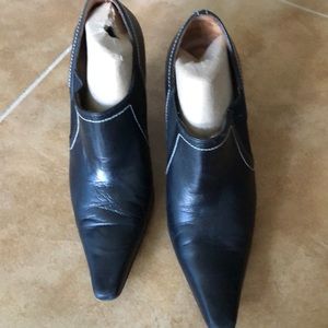 Size 6 black Donald Pliner shoes